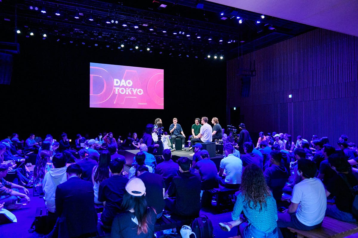 DAO Tokyo 2023 stage and audience, first edition of the event organized by Fracton Ventures